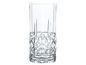 Un verre en cristal avec un motif gravé.