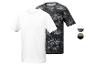 Un t-shirt blanc et un t-shirt camouflage noir.