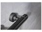 Barre de douche noire murale.