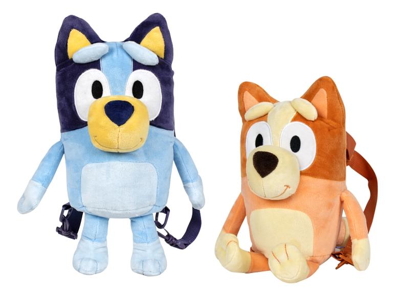 Deux sacs à dos en peluche en forme de personnages Bluey, un bleu et un orange.