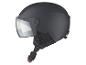 Un casque de ski noir avec une visière.