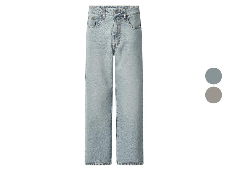 Jean bleu clair à coupe droite avec deux options de couleur à côté.