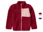 Une veste en polaire rouge avec un détail rose.