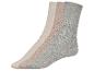 Trois paires de chaussettes en gris, beige et blanc