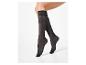 Chaussettes noires montantes pour femme.