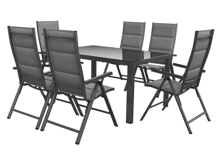 Ensemble de mobilier de jardin: table à plateau noir et six chaises grises avec accoudoirs.