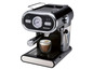 Une machine à espresso SilverCrest noire avec une tasse de cappuccino