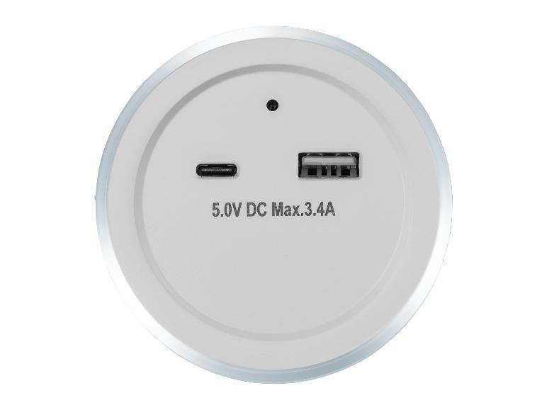 Port de charge USB-C et USB-A blanc.