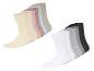 Lots de chaussettes blanches et pastel.