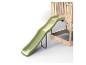 Toboggan vert avec structure en bois sur fond blanc.