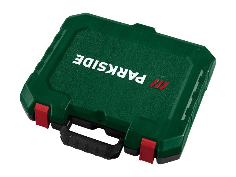 Boîte à outils verte Parkside avec poignée noire et fermoirs rouges.