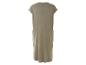 Robe tunique beige à manches courtes.