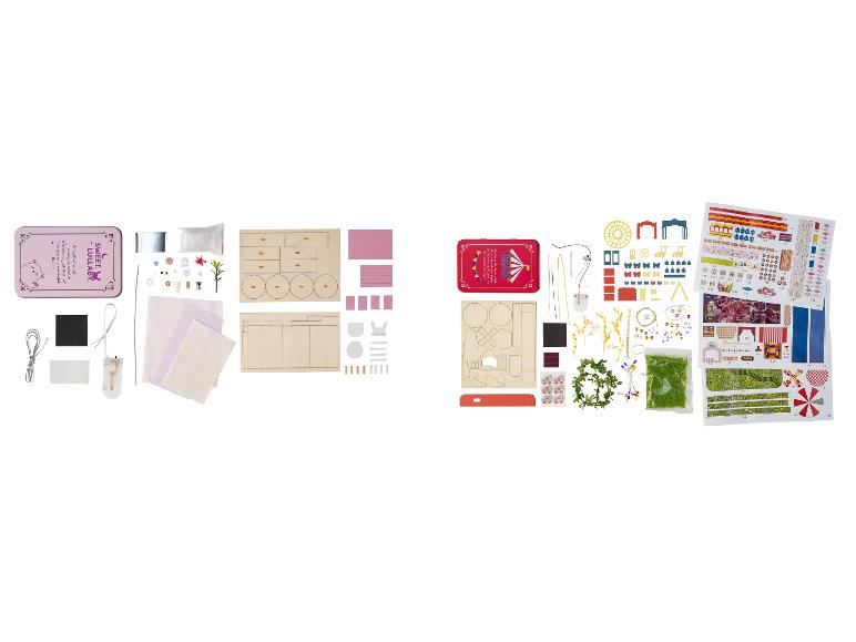 Deux kits de bricolage : un thème rose « Sweet Lullaby » et un thème rouge « Traveling Carnival ».