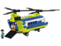 Hélicoptère jouet à double rotor bleu et jaune avec figurines.
