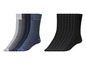 Des chaussettes noires et rayées.