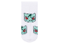 Chaussettes blanches à motif Mewtwo Pokémon.