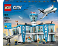 Jeu de construction de terminal d'aéroport avec avion et figurines