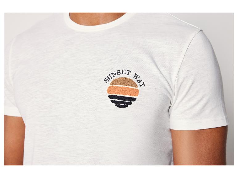 T-shirt blanc avec un logo 'Sunset Way' brodé.