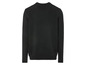 Un pull noir à manches longues.