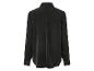 Une chemise noire à manches longues avec des boutons.