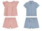 Ensemble été pour enfant : haut et short rose, chemise et short bleu.