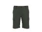 Shorts cargo vert foncé avec poches latérales et bouton en bois.