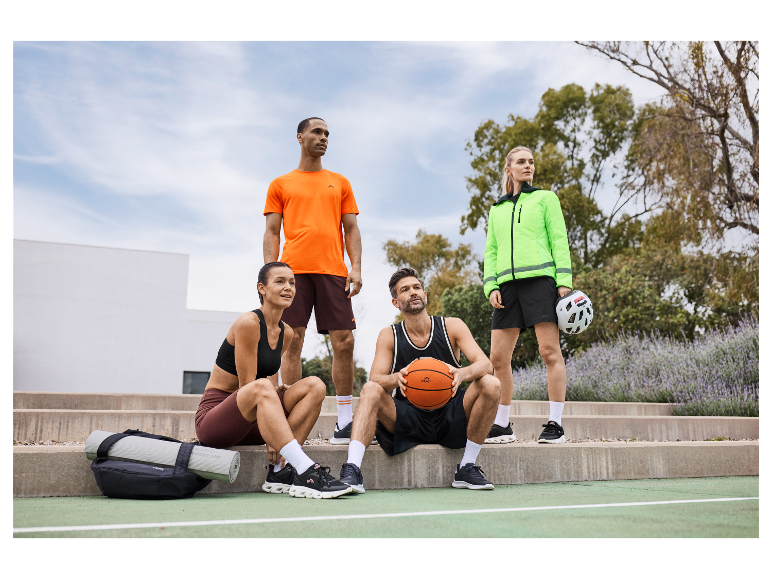 Vêtements et accessoires de sport Crivit en extérieur.