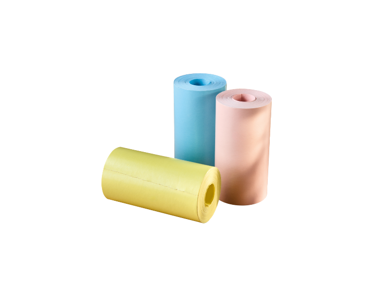 Trois rouleaux de papier colorés en jaune, bleu clair et rose.
