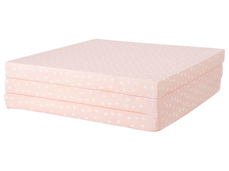 Matelas pliant rose à motif de cœurs blancs