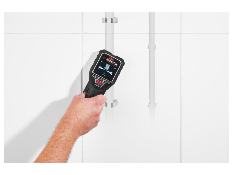 Détecteur de métaux Parkside Performance utilisé pour détecter des objets dans un mur.