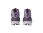 Des chaussures de randonnée violettes avec une semelle blanche