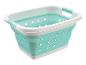 Un panier à linge turquoise avec un bord blanc et des poignées.