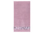 Une serviette rose avec un motif floral.
