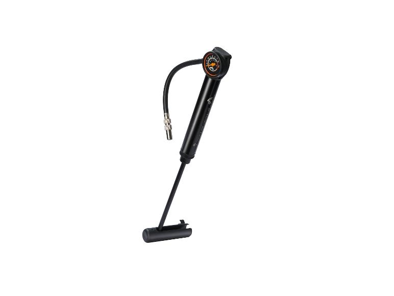 Pompe à vélo noire avec manomètre et tuyau.