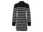 Pull rayé noir et blanc à manches longues.