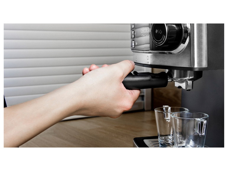 Aller en mode plein écran : Cecotec cafetière espresso double porte-filtre, 850 W - Image 2