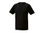 Un t-shirt noir à manches courtes.