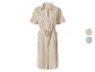 Robe chemise beige pour femme à manches courtes et ceinture, avec échantillons de couleur.