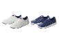 Sneakers blanches et bleues Lidl : design moderne et confortable.