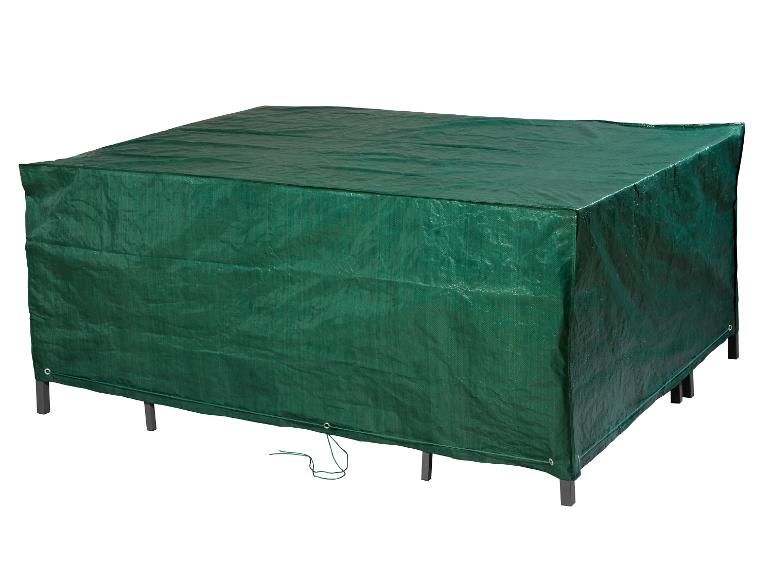 Housse de protection verte pour mobilier de jardin.