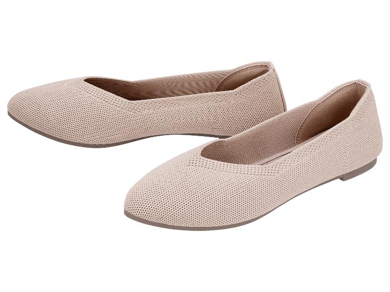 Paire de ballerines tricotées beige clair