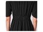 Robe noire avec taille élastique.
