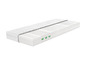 Un matelas blanc avec un dessus matelassé et un cœur visible.