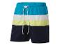 Shorts de bain multicolores : bleu, blanc, jaune pâle et marine.