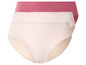 Trois paires de culottes en beige et rose.