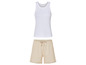 Un débardeur blanc et un short beige.