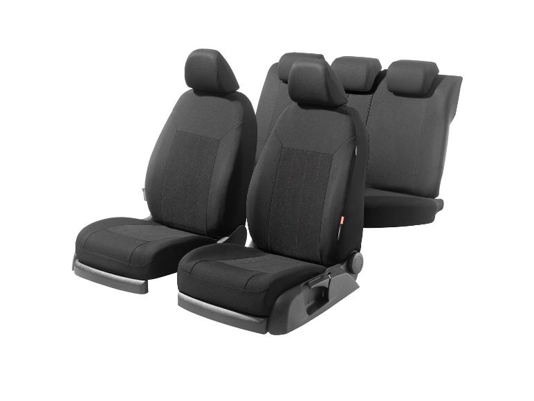 Housse de siège auto noires pour sièges avant et arrière.