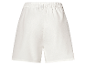 Short blanc à taille haute.