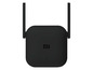 Un routeur Wi-Fi Xiaomi noir avec des antennes.