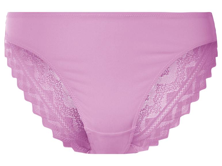 Culotte de couleur lilas avec dentelle.